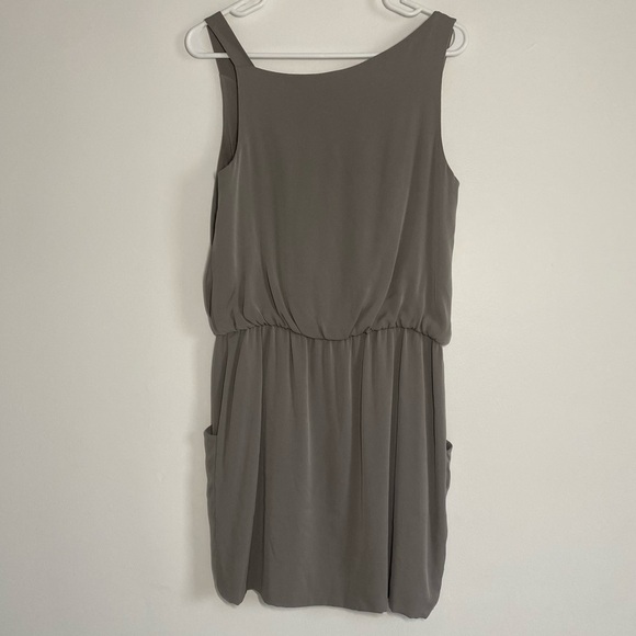 Theory Jaylyn Light Gray Silk Mini Draped Dress with Pockets Size 6 - Picture 3 of 13